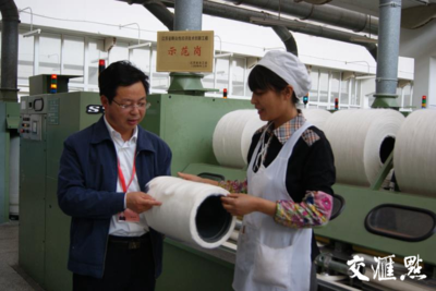 他,從織布工成長(zhǎng)為海安“最美娘家人”